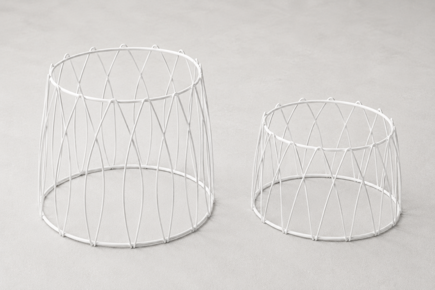 White Round Patterned Metal Display Stand Riser